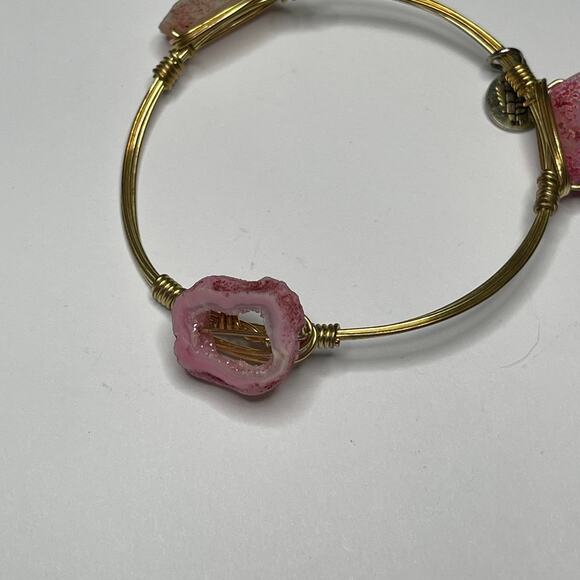 BOURBON & BOWETIES gold tone bracelet bangle PINK Druzy signed jewelry wire wrap - Picture 2 of 11